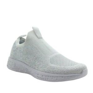 avia women's sneakers wide width